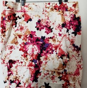 Flowered pencil skirt